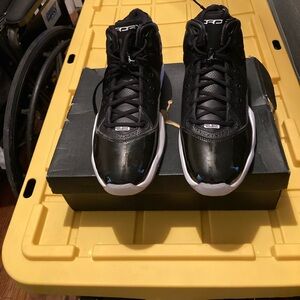 Jordan B’Loyal size 13 men’s sneakers in black and white